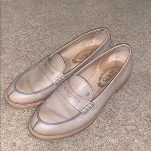 TOD’S beige loafers in size 7.5